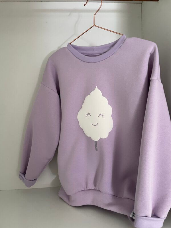 Lila Zuckerwatten Pullover